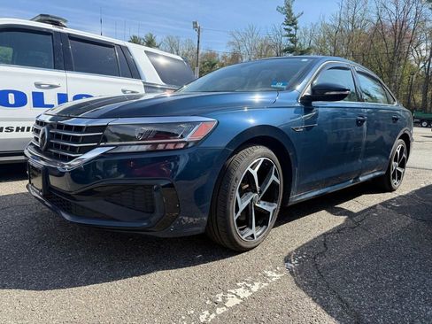 Used 2020 Volkswagen Passat 2.0T R-Line FWD image 3