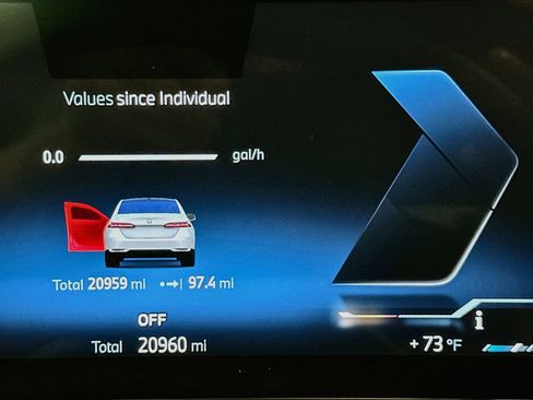 Used 2026 BMW 530i xDrive AWD/4WD image 19
