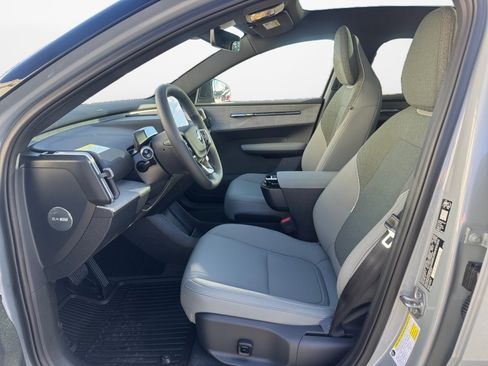 New 2026 Volvo EX30 Cross Country Ultra image 9