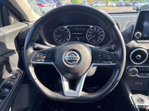 Used 2022 Nissan Sentra SV FWD image 14