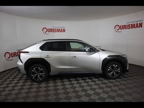 Used 2023 Toyota bZ4X XLE w/ Weather Package image 7