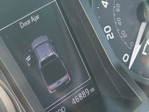 Used 2018 Toyota Tacoma TRD Sport w/ Technology Package image 1