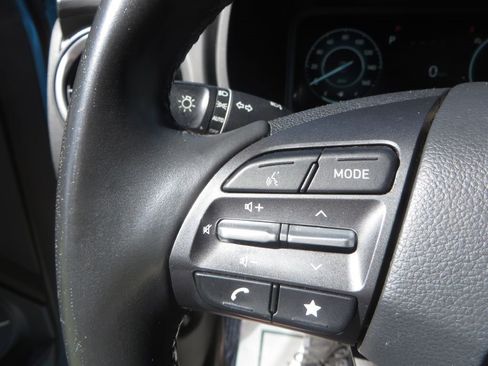 Used 2022 Hyundai Kona Limited image 15