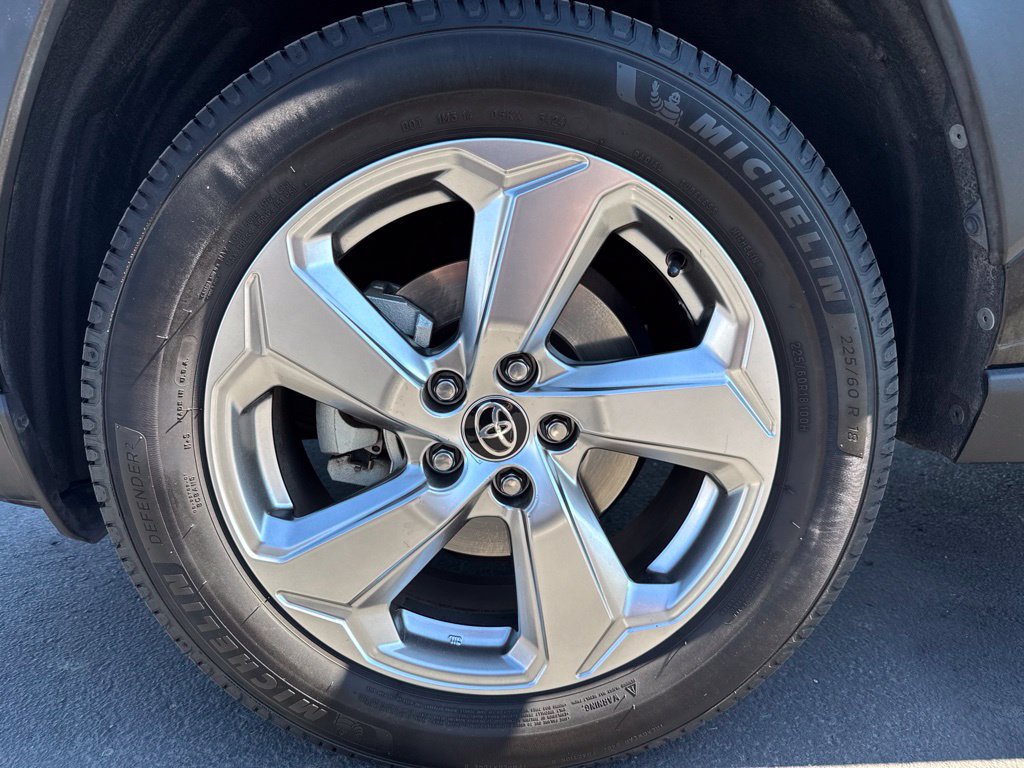 Certified 2021 Toyota RAV4 Limited AWD/4WD image 33