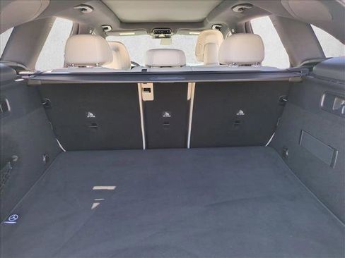 Used 2025 Mercedes-Benz GLC 300 image 6