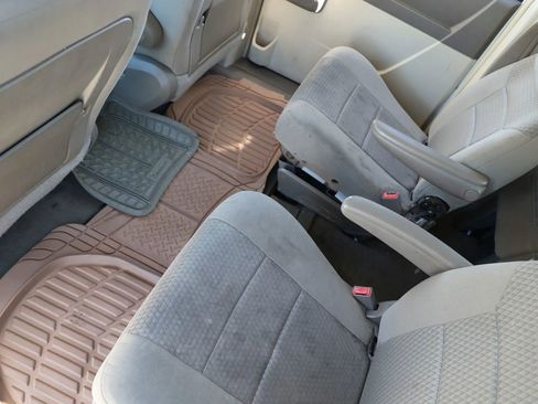 Used 2008 Chrysler Town & Country Touring image 14