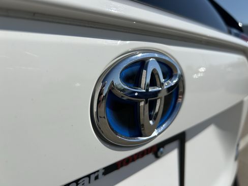 Certified 2024 Toyota RAV4 XLE w/ Convenience Package AWD/4WD image 7