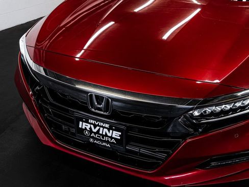 Used 2018 Honda Accord Touring image 10