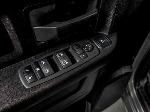 Used 2024 RAM 3500 Tradesman w/ Chrome Appearance Group image 32