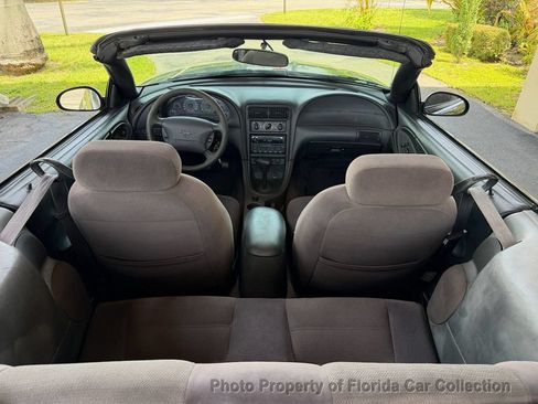 Used 2002 Ford Mustang Convertible RWD image 51