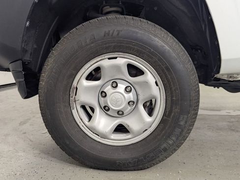 Used 2019 Toyota Tacoma SR image 9