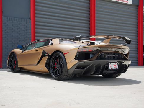 Used 2020 Lamborghini Aventador SVJ AWD/4WD image 25
