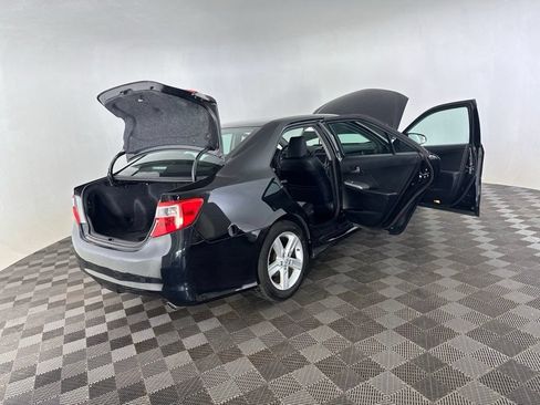 Used 2014 Toyota Camry SE FWD image 15