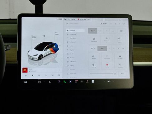 Used 2023 Tesla Model 3 Standard Range image 14