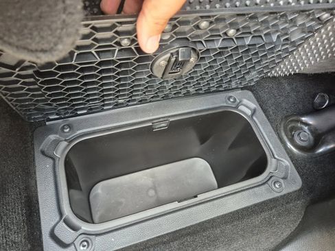 Used 2014 RAM 1500 Laramie RWD image 20
