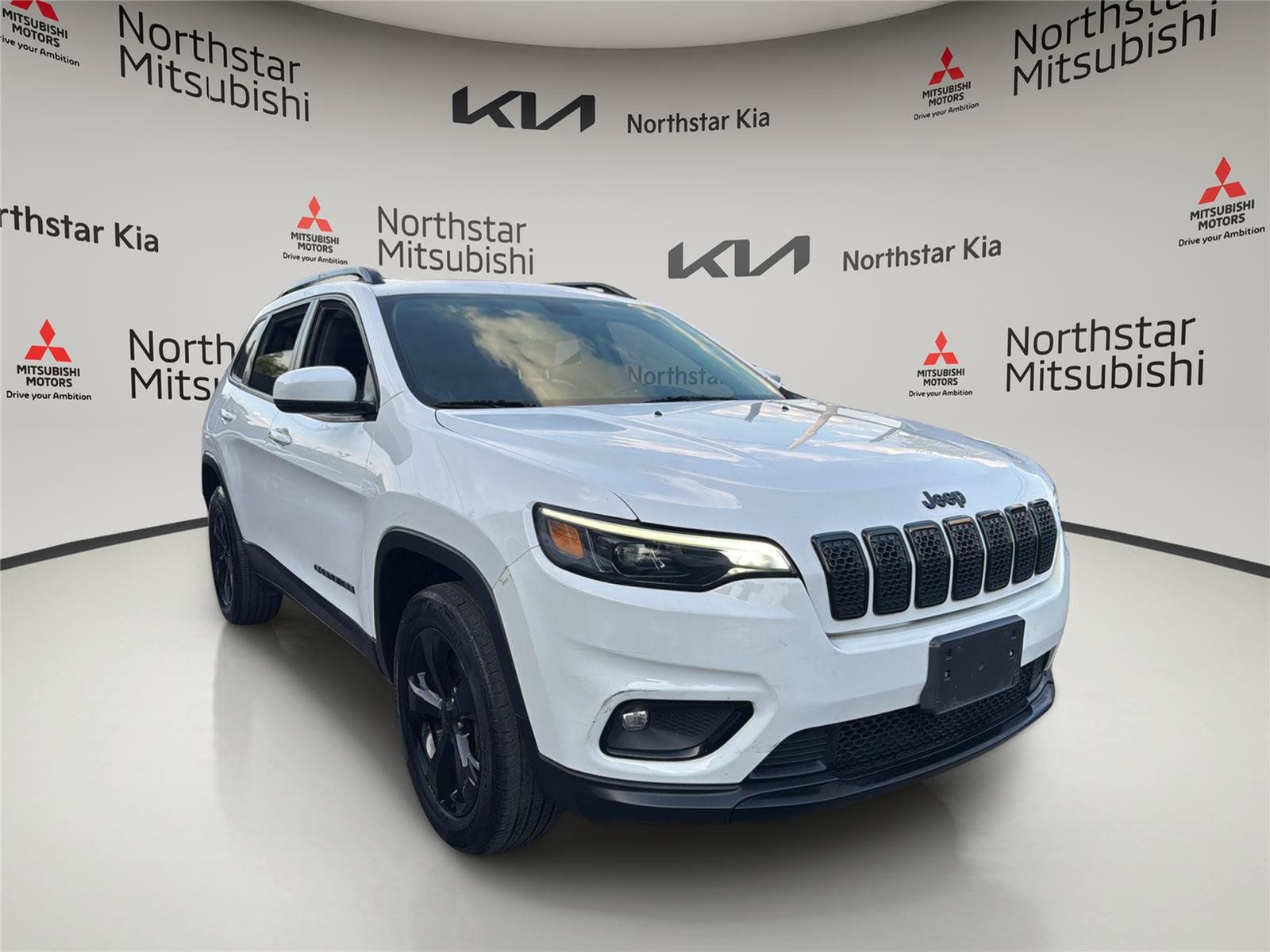 Used 2020 Jeep Cherokee Latitude Plus AWD/4WD image 7