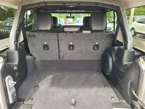 Used 2021 Jeep Wrangler Unlimited Sahara image 19