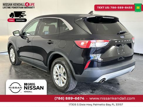 Used 2021 Ford Escape SE w/ Cold Weather Package image 8