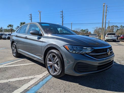 Used 2023 Volkswagen Jetta SE image 8