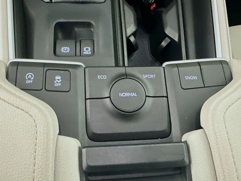 Used 2025 Toyota Grand Highlander FWD image 26