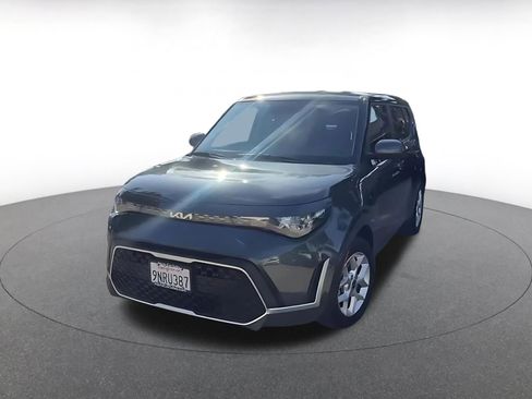 Used 2025 Kia Soul LX w/ LX Technology Package image 4