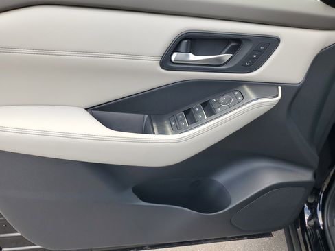 New 2025 Nissan Rogue SL w/ SL Premium Package image 12