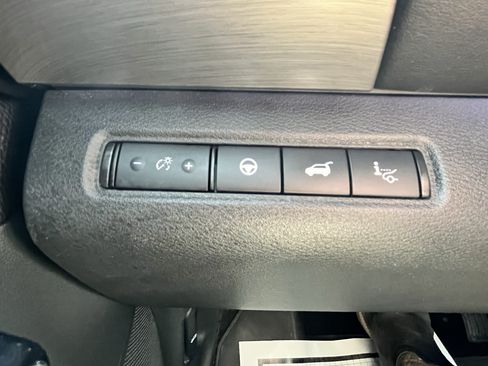 Used 2024 Nissan Pathfinder Platinum w/ Lighting Package (N93) AWD/4WD image 28