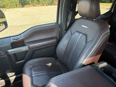 Used 2015 Ford F150 Platinum w/ Equipment Group 701A Luxury AWD/4WD image 23