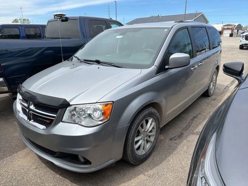 Used 2019 Dodge Grand Caravan SXT FWD image 4