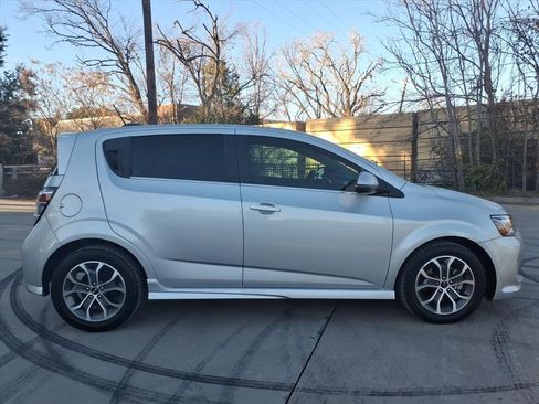 Used 2018 Chevrolet Sonic LT image 2