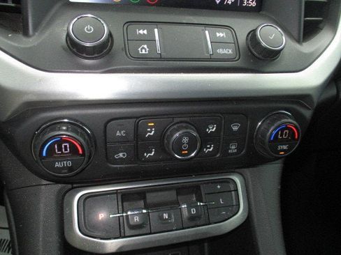 Used 2021 GMC Acadia SLE image 19