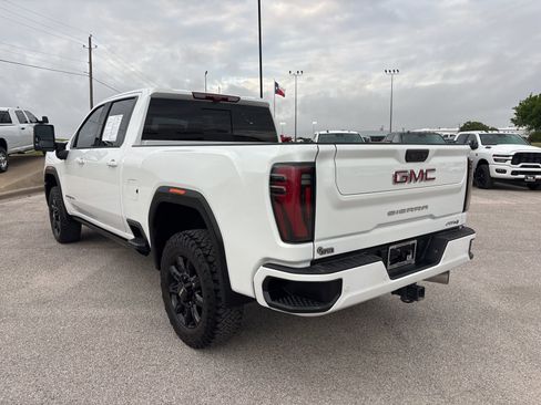 Used 2026 GMC Sierra 2500 AT4 w/ AT4 Premium Plus Package AWD/4WD image 4