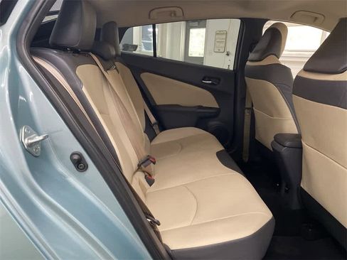 Used 2016 Toyota Prius Four image 19