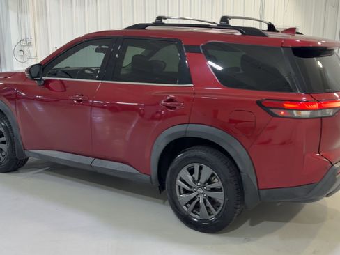 Used 2022 Nissan Pathfinder SV FWD image 7