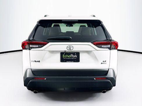 Used 2025 Toyota RAV4 LE image 7