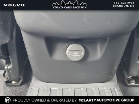 Used 2022 Volvo XC60 B5 R-Design image 19