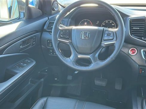Used 2025 Honda Ridgeline TrailSport image 26