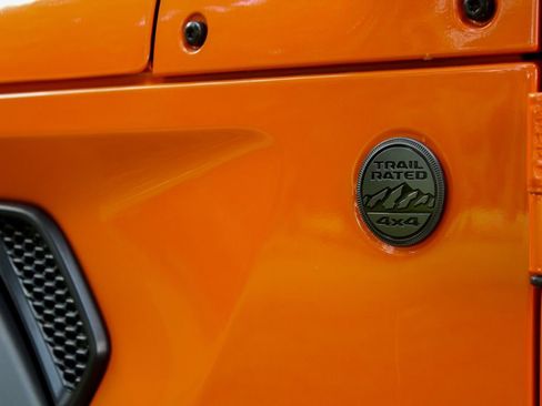 New 2025 Jeep Gladiator Sport image 13