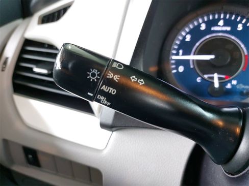 Used 2020 Toyota Sienna LE image 25