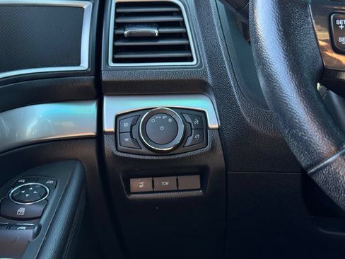 Certified 2017 Ford Explorer XLT w/ Equipment Group 202A AWD/4WD image 32