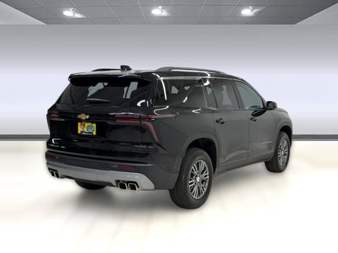Used 2026 Chevrolet Traverse LT AWD/4WD image 7