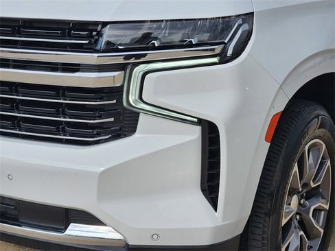Used 2022 Chevrolet Tahoe LT w/ Luxury Package AWD/4WD image 17