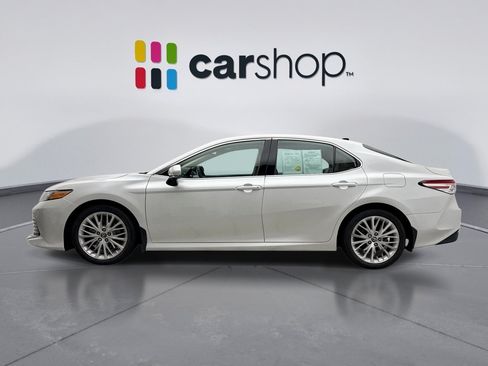 Used 2019 Toyota Camry XLE FWD image 2