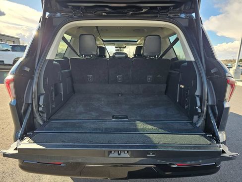 Used 2025 Lincoln Navigator L Reserve AWD/4WD image 33