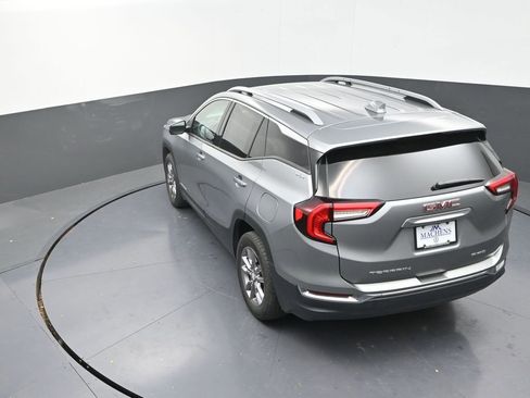 Used 2023 GMC Terrain SLT image 17