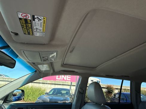 Used 2013 Toyota Highlander Limited image 25