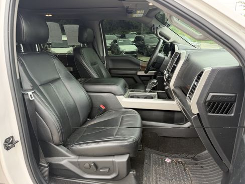 Used 2019 Ford F150 Lariat AWD/4WD image 11