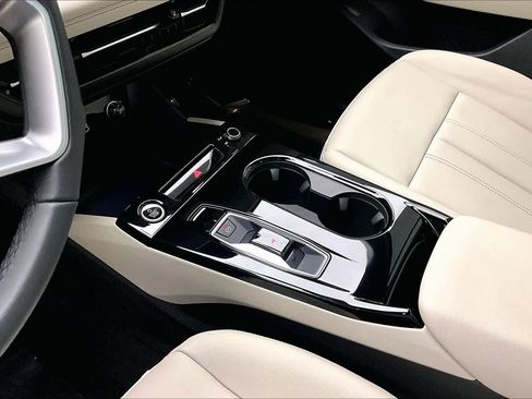 Certified 2025 Audi Q6 e-tron Premium w/ Convenience Package image 15