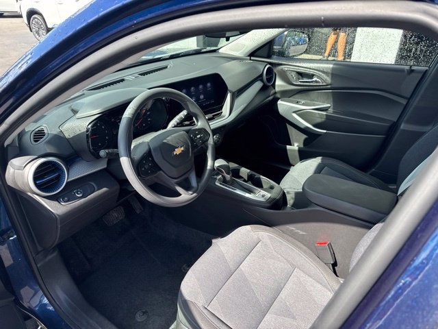 Used 2024 Chevrolet Trax LS w/ LS Convenience Package FWD image 7