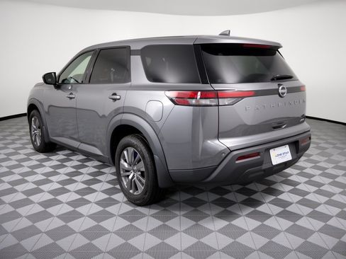 Used 2024 Nissan Pathfinder S AWD/4WD image 3